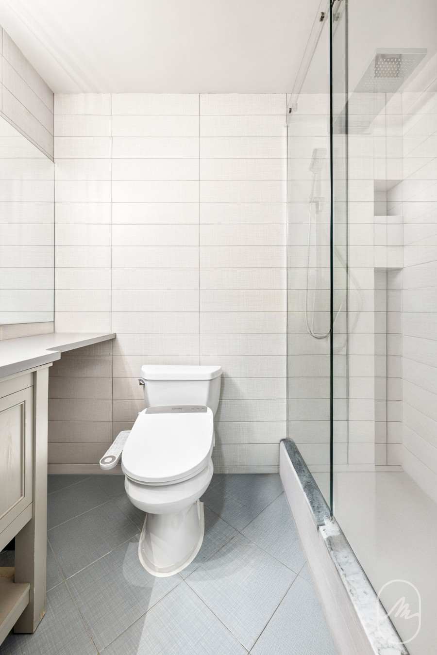 330 E 38th Street 23Q