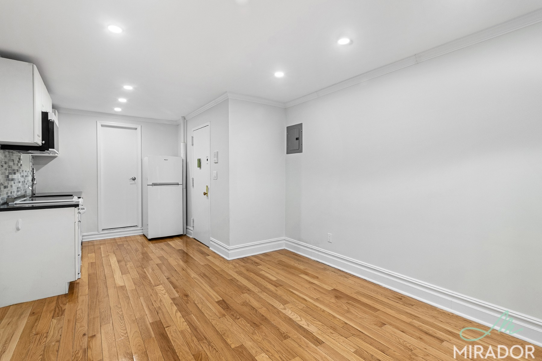 332 E 9th Street 14