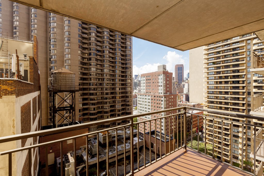 330 E 39th Street 17R