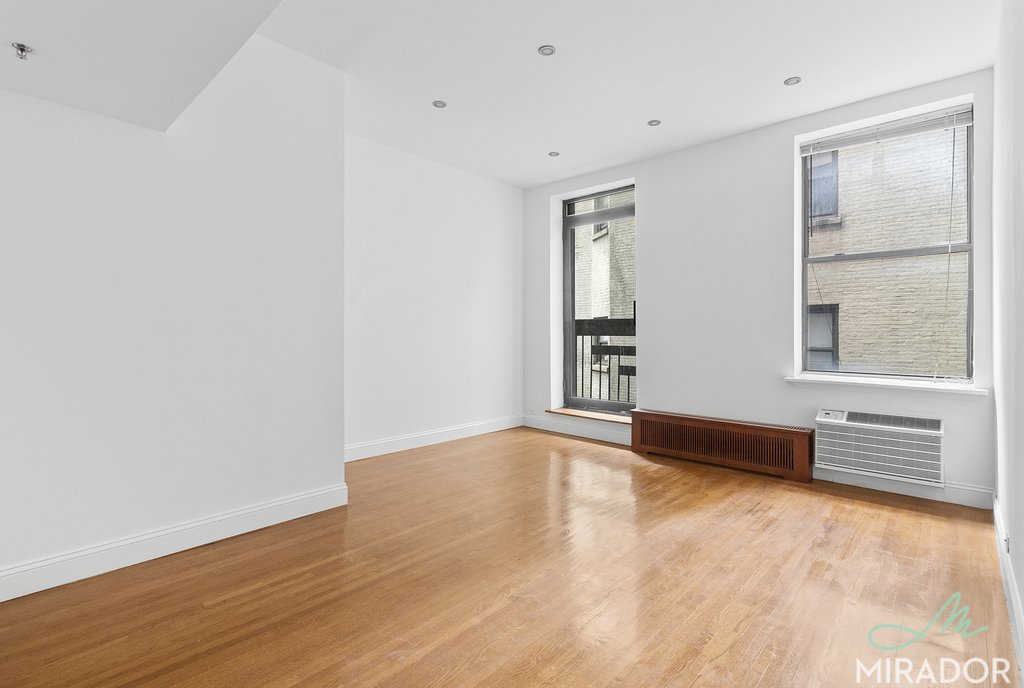 455 Park Avenue S 301