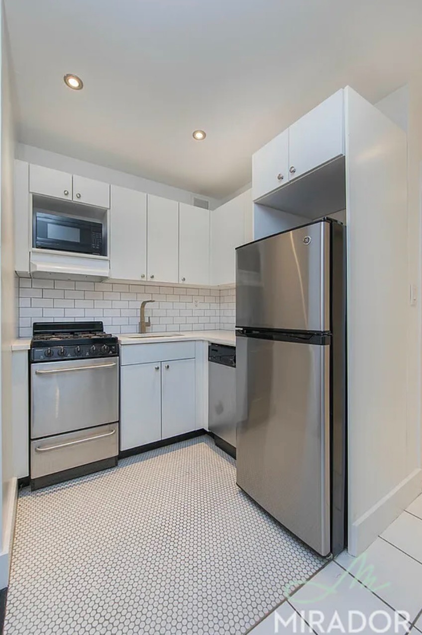 255 W 14th Street 2G