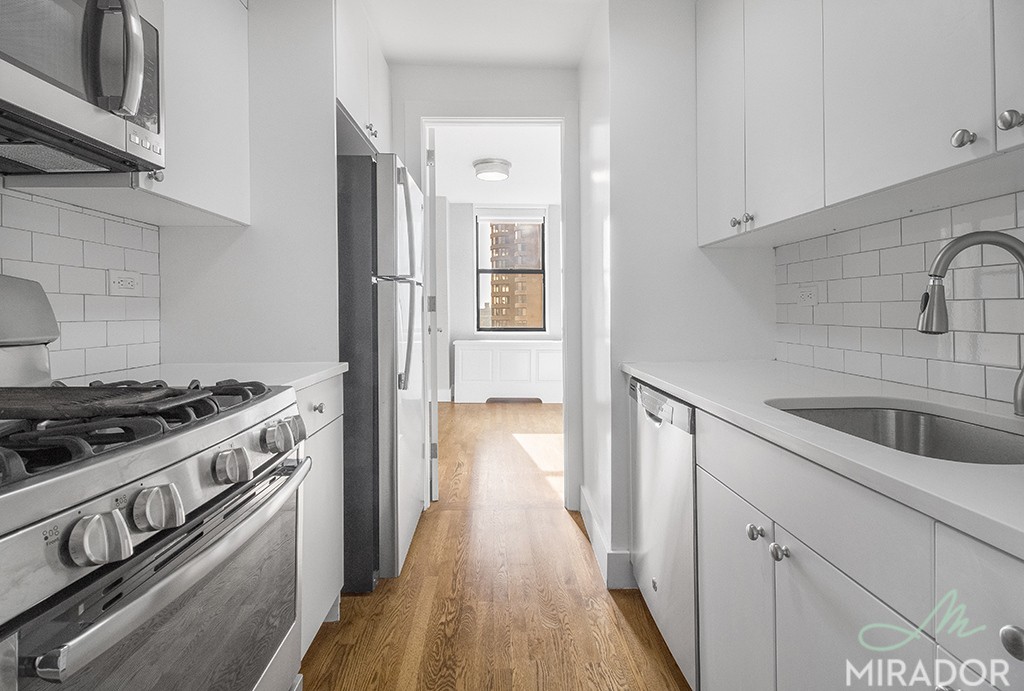 330 E 39th Street 21M