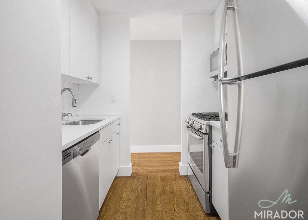 330 E 39th Street 21M