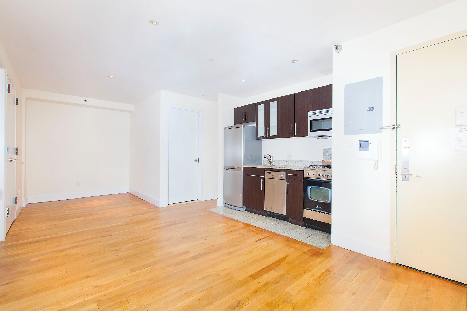 636 E 11th Street 3G