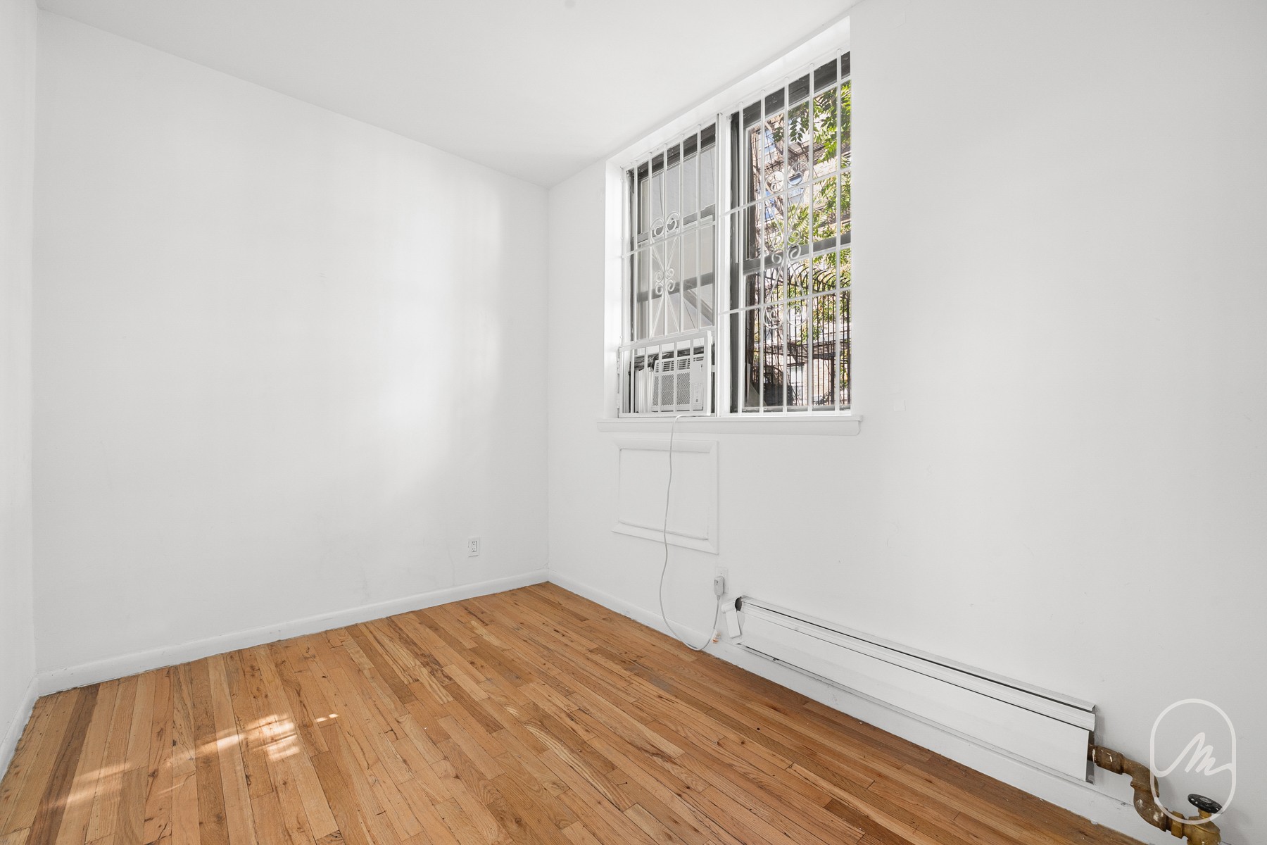 307 W 29th Street 3c