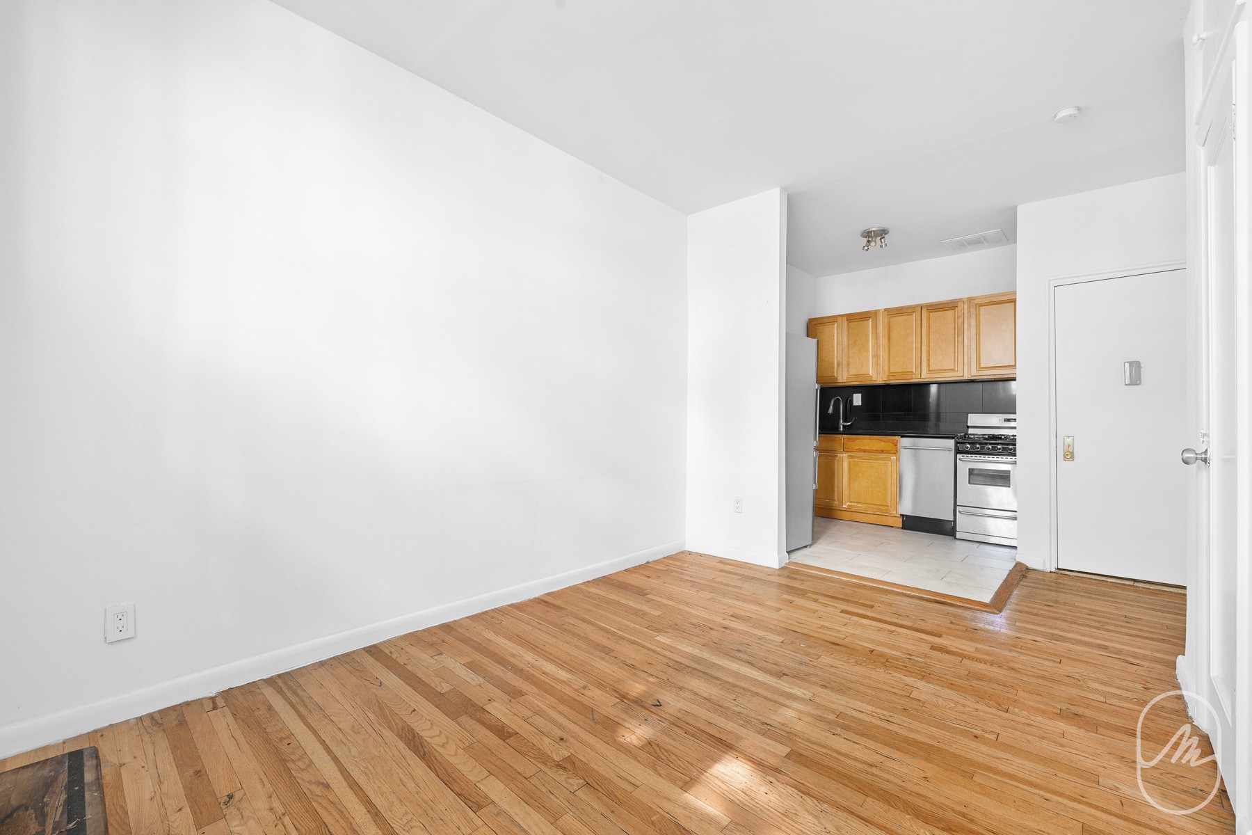 307 W 29th Street 3c