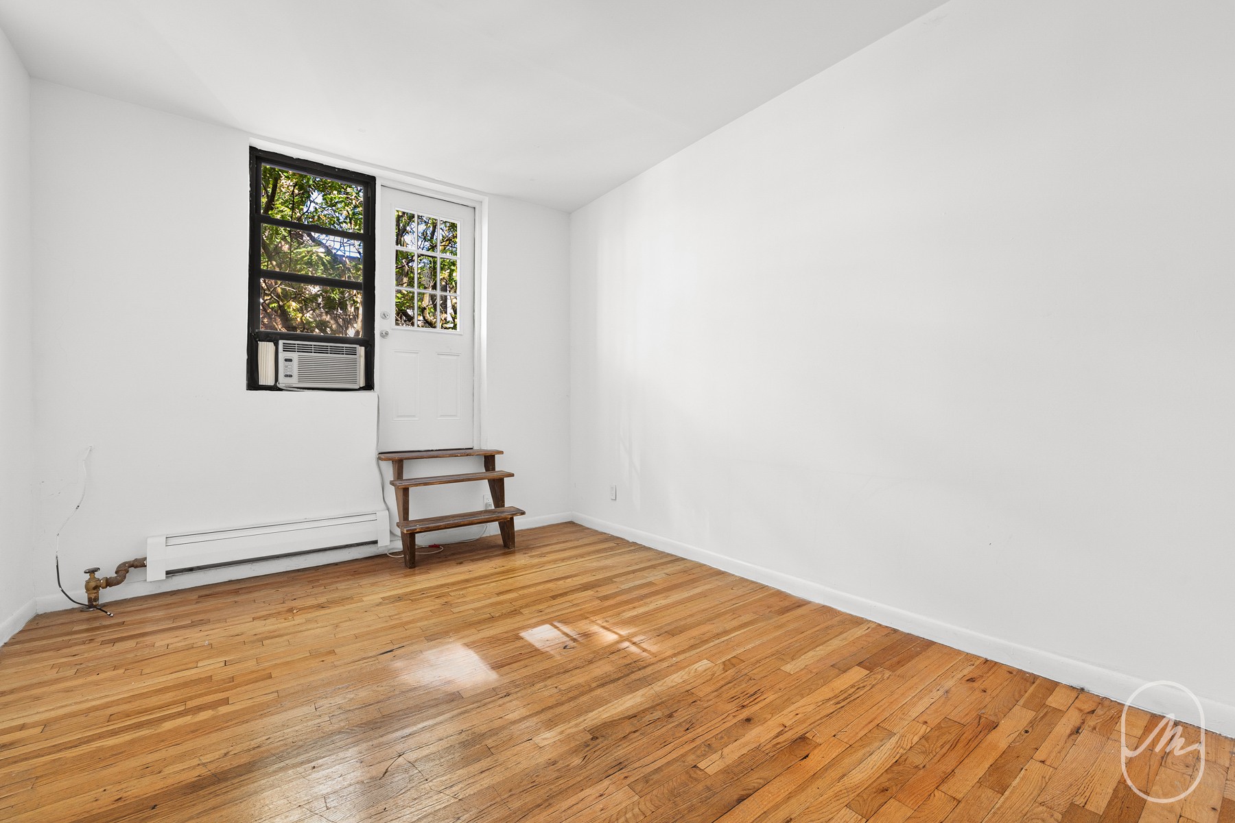 307 W 29th Street 3c