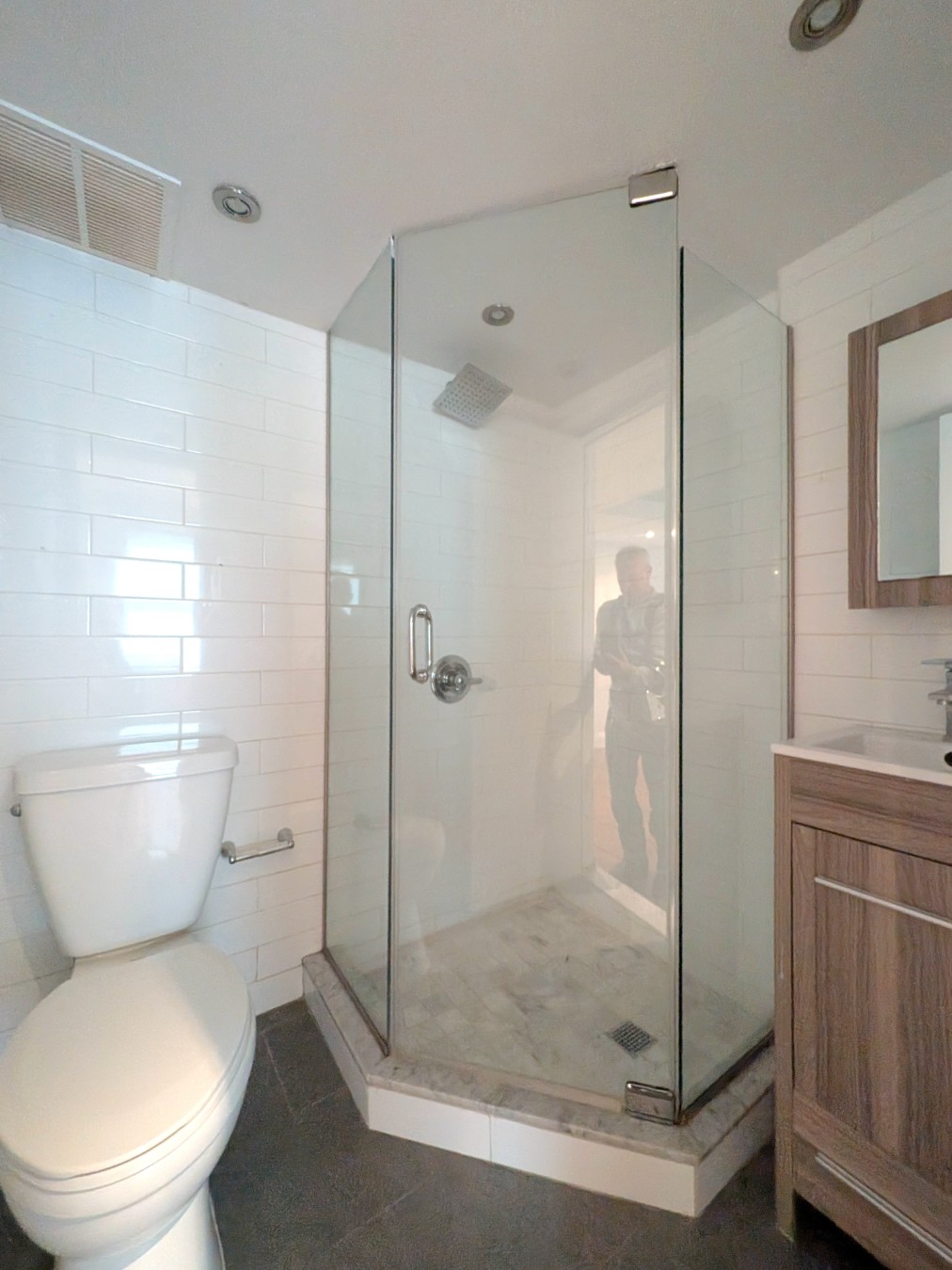 456 W 22nd Street 2a