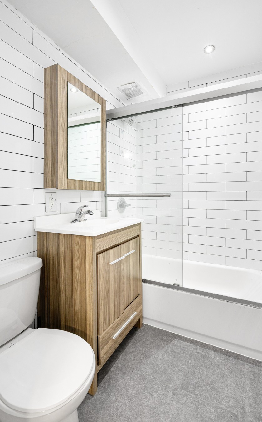 416 W 23rd Street 4c