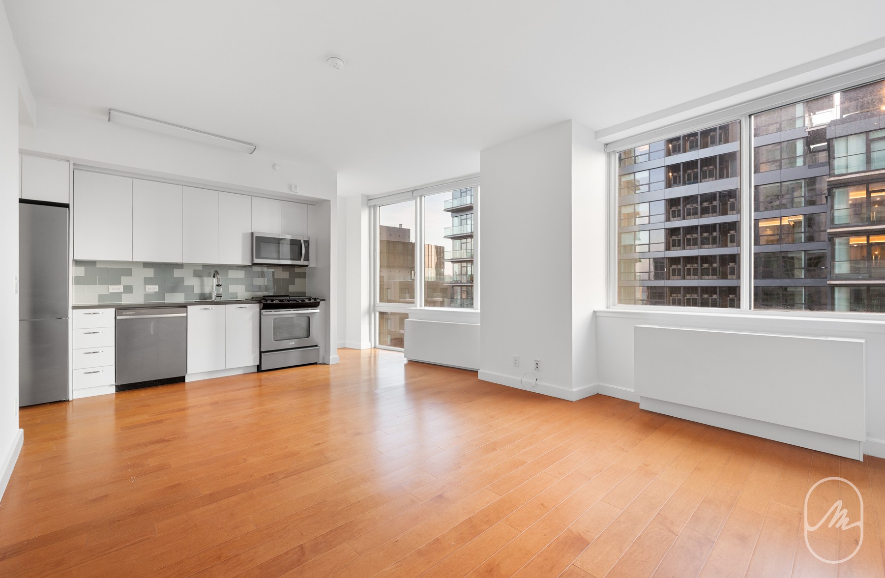 80 Dekalb Avenue 27L
