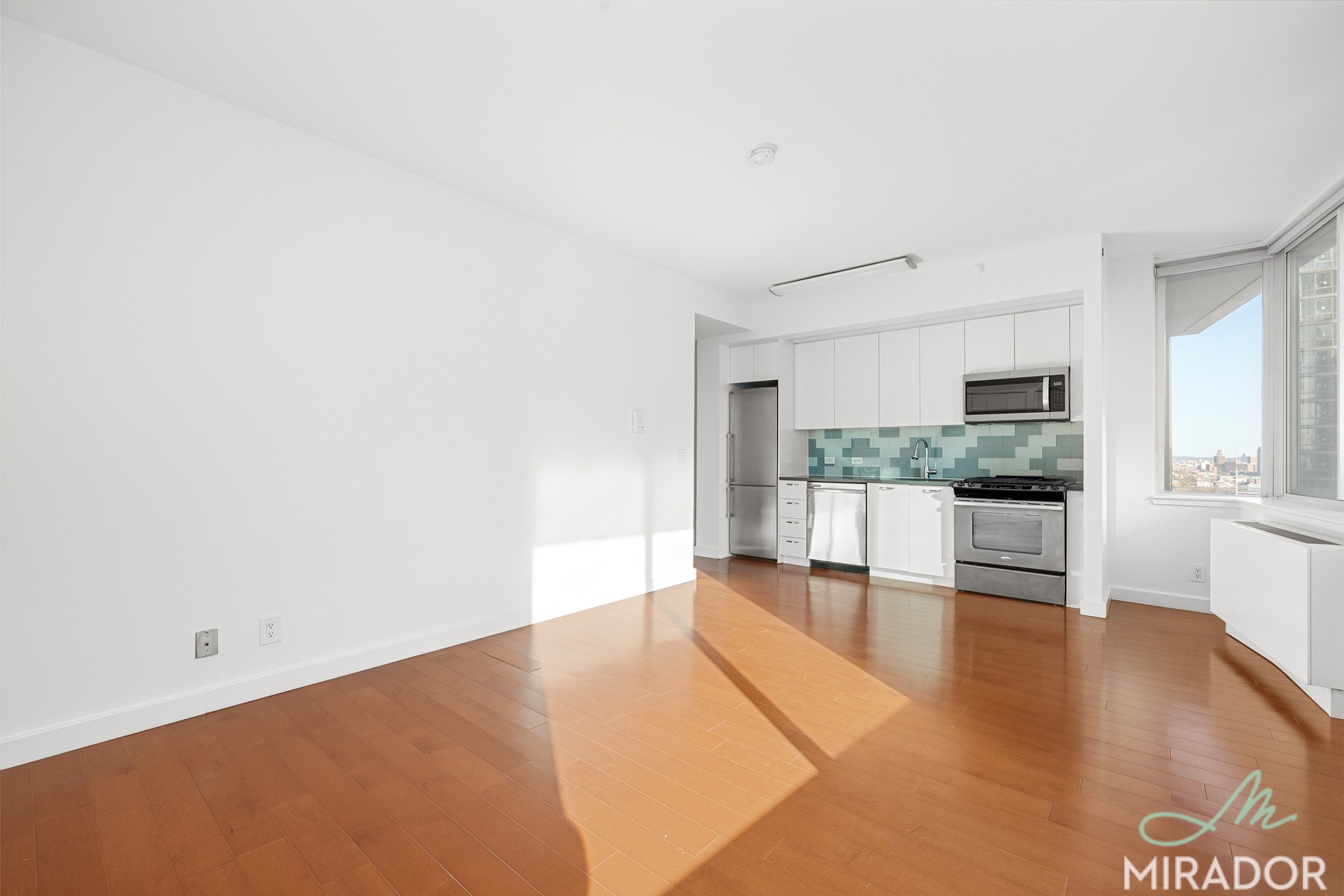 80 Dekalb Avenue 27L