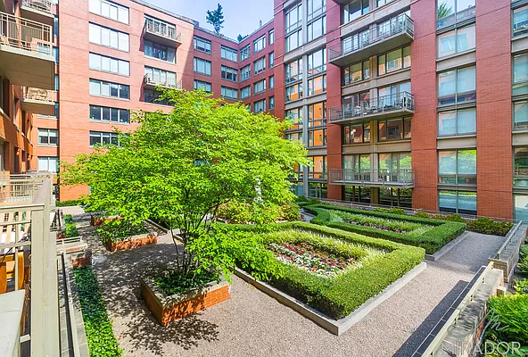 60 W 23rd Street 536