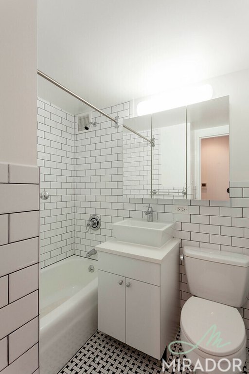 255 W 14th Street 2D