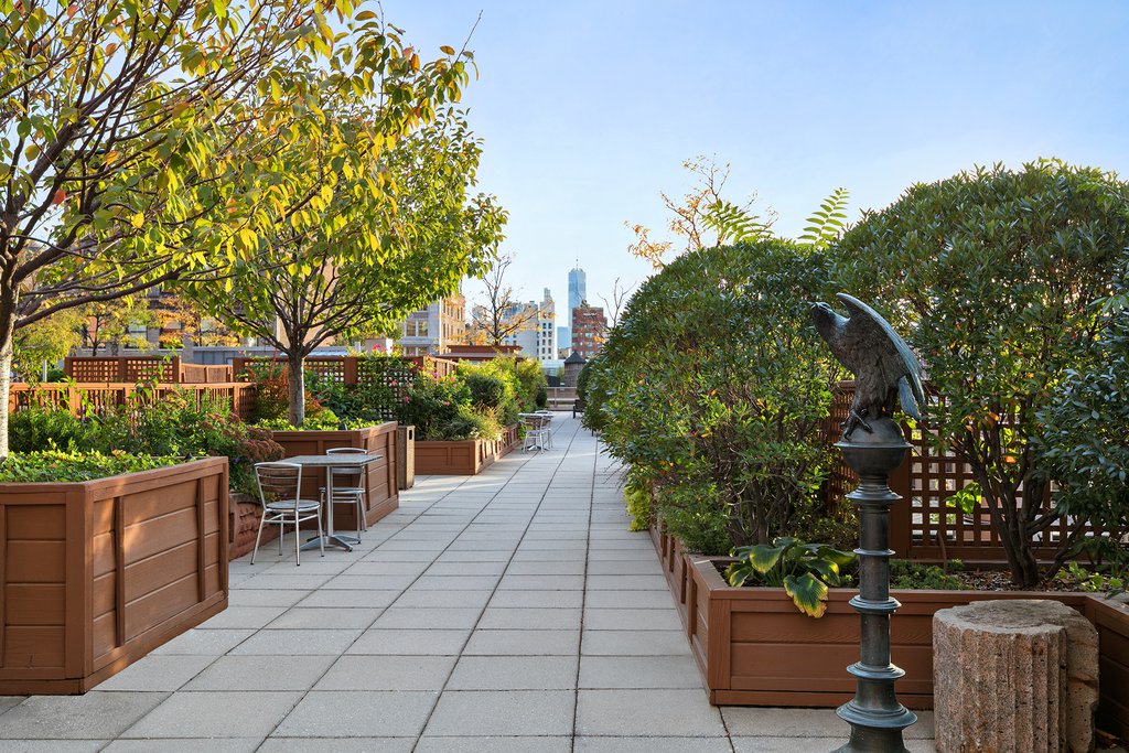 60 W 23rd Street 633