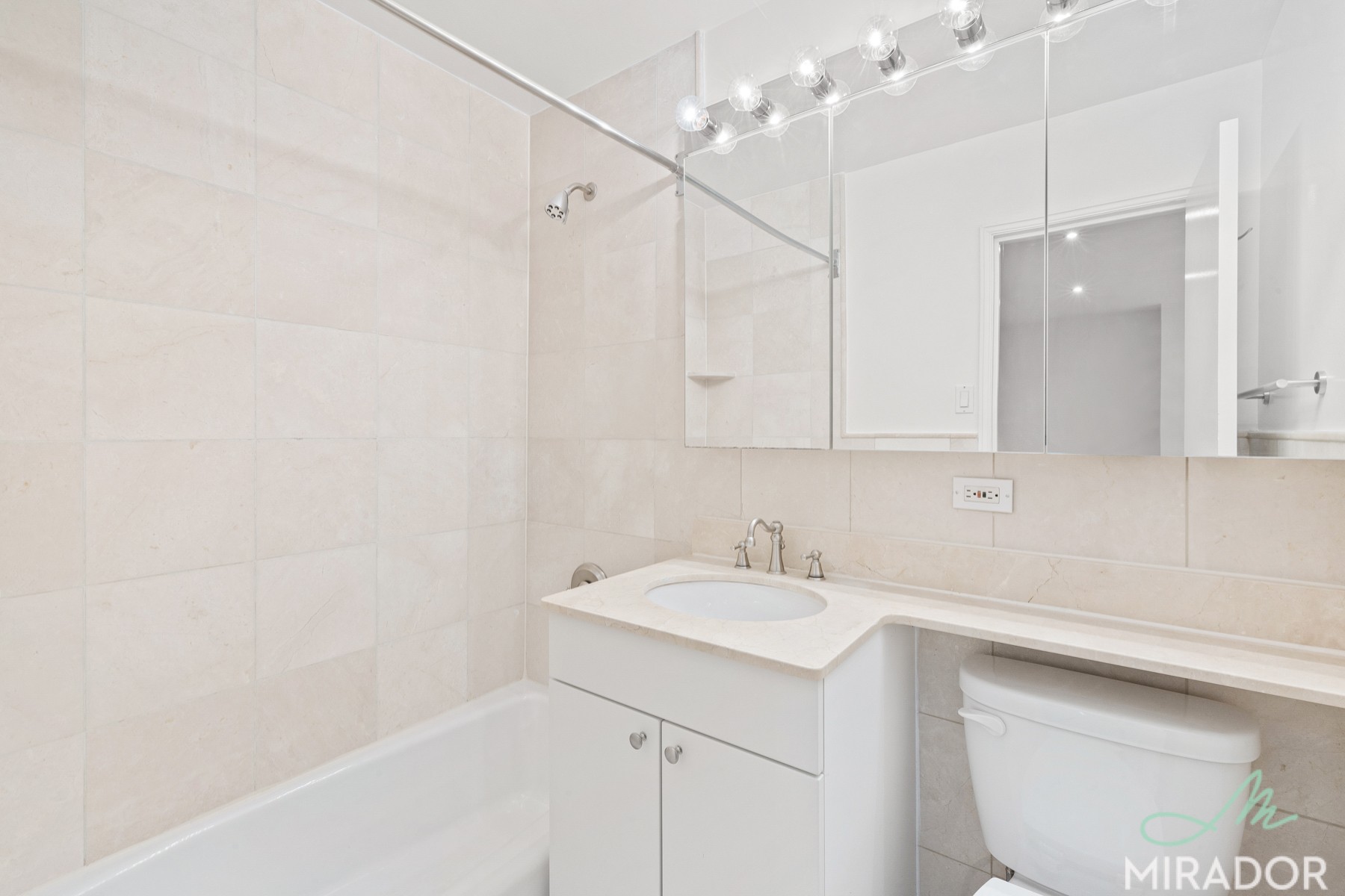 270 Park Avenue S 4G