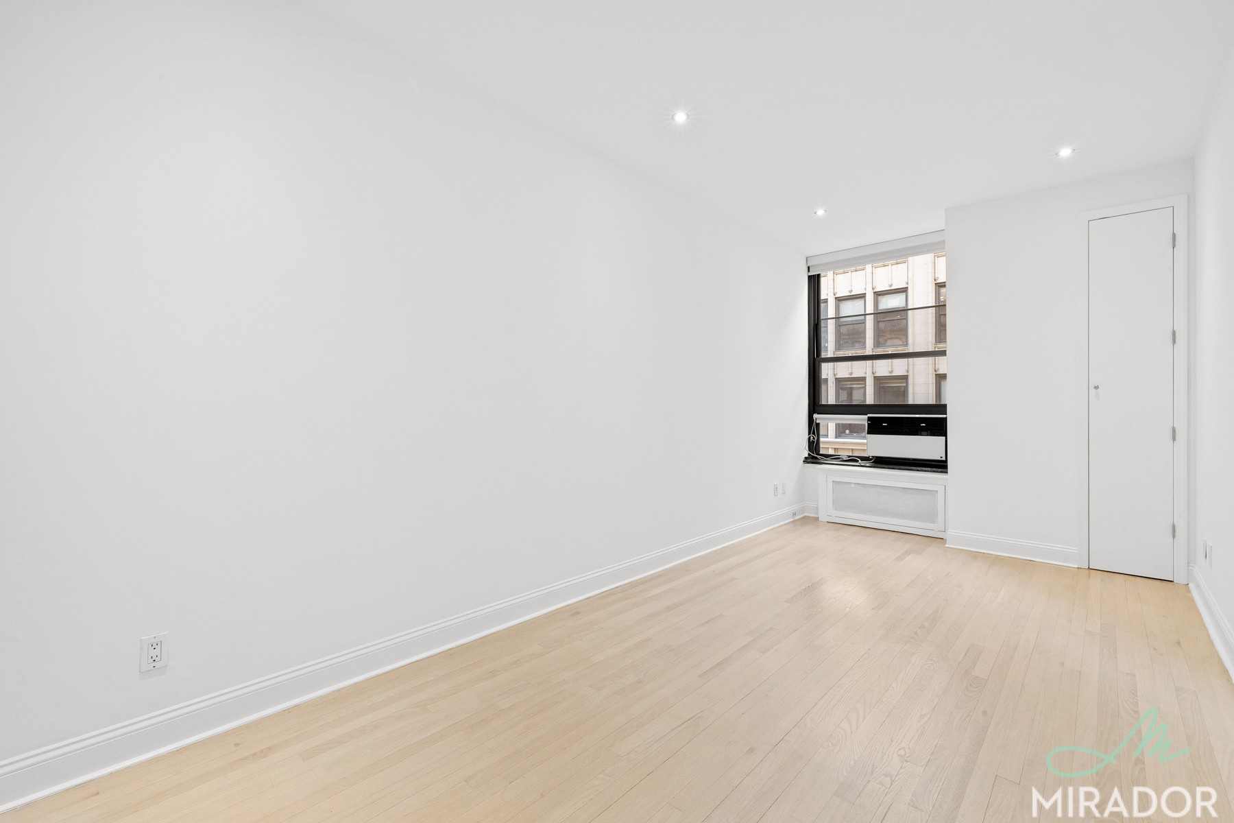 270 Park Avenue S 4G