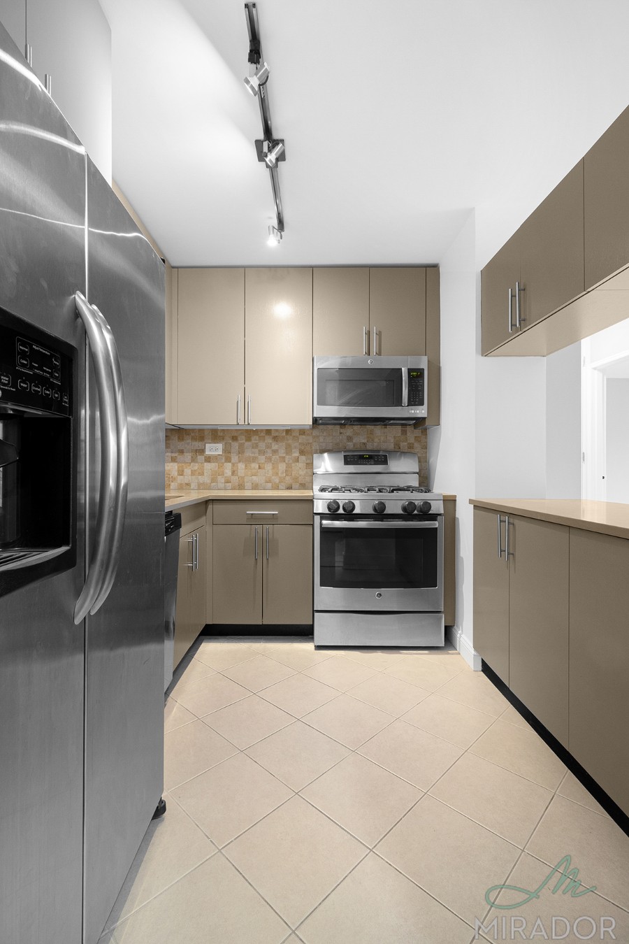 330 E 39th Street 18L