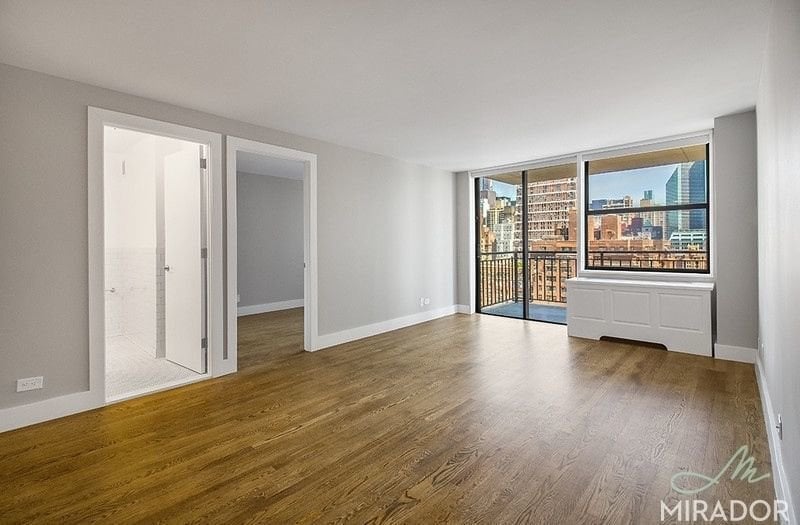 330 E 39th Street 25L