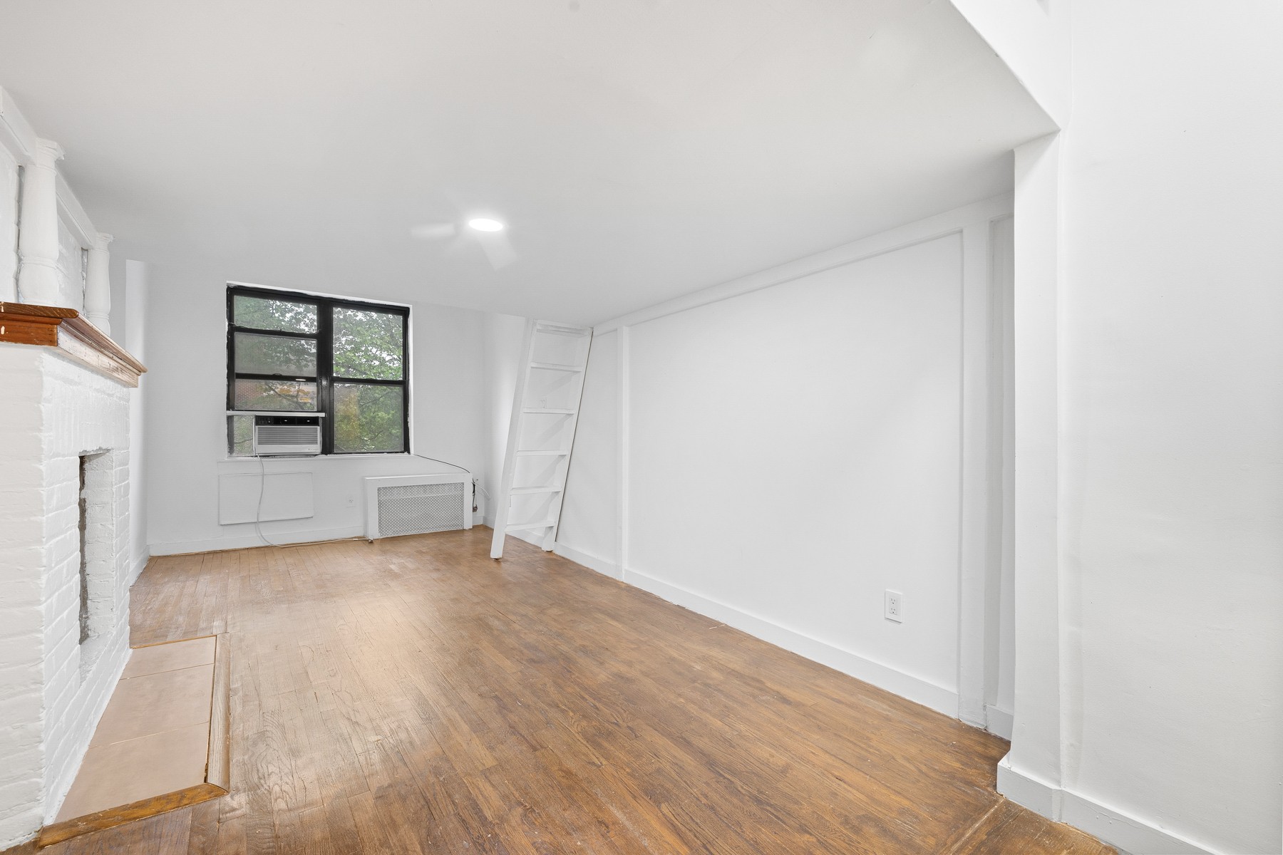 307 W 29th Street 2b
