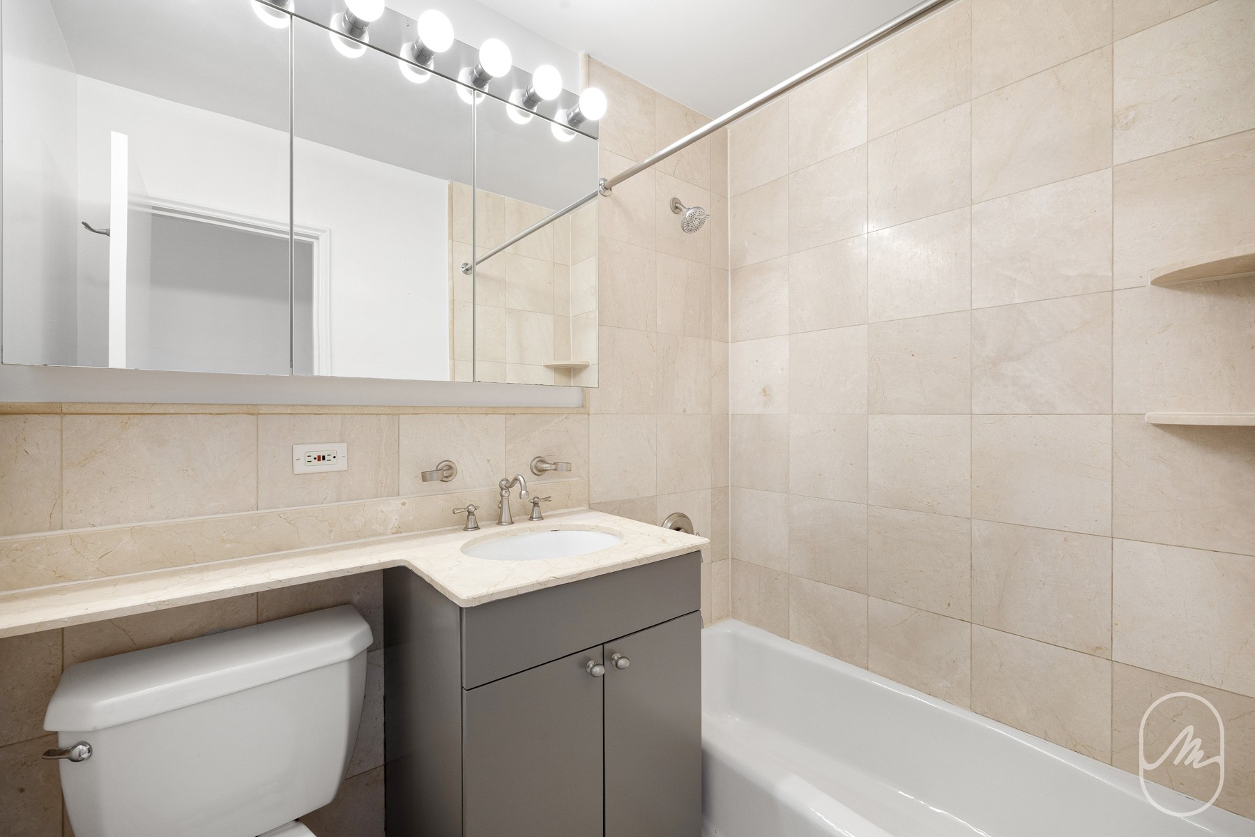 270 Park Avenue S 7E