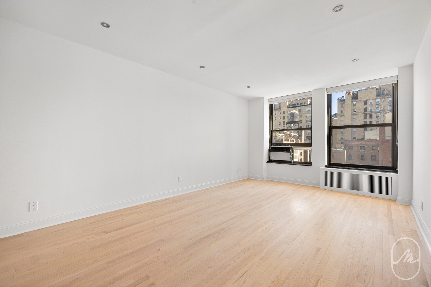 270 Park Avenue S 7E