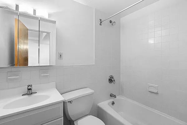 132 E 45th Street 4i