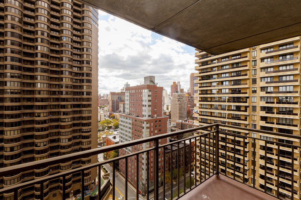 330 E 39th Street 19C