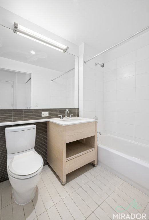 80 Dekalb Avenue 32B