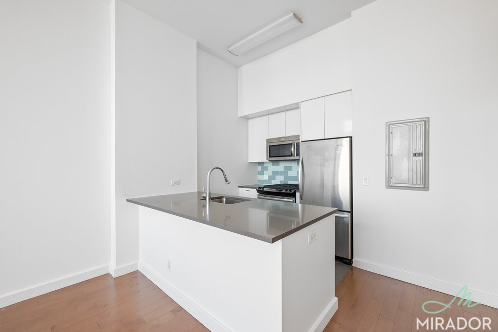 80 Dekalb Avenue 32B