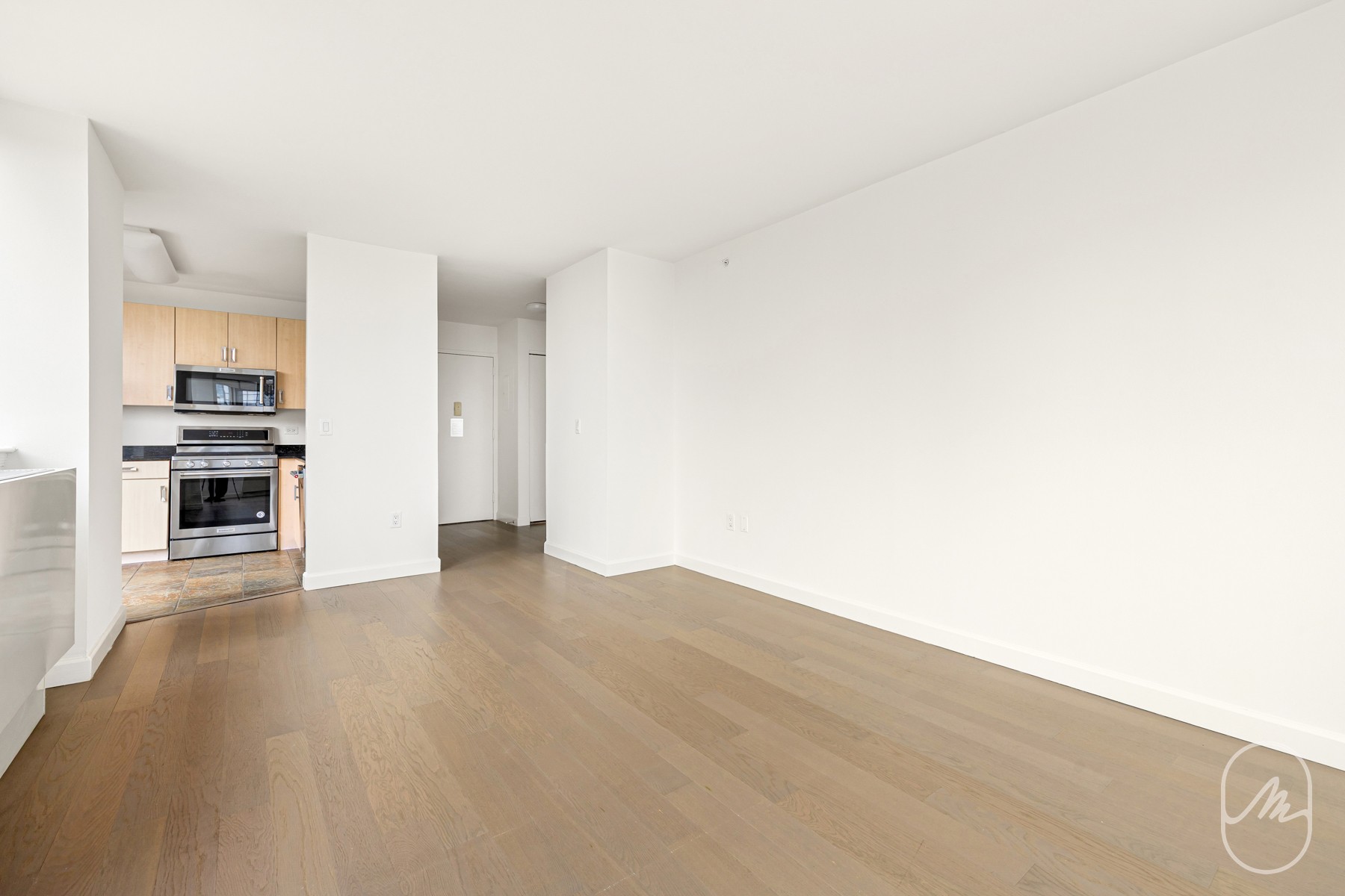 561 10th Avenue 46F