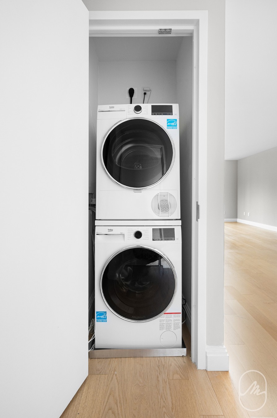 345 E 94th Street 25G