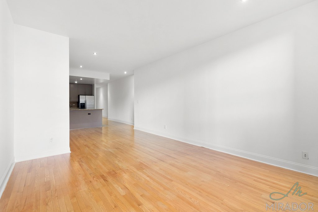 270 Park Avenue S 4C