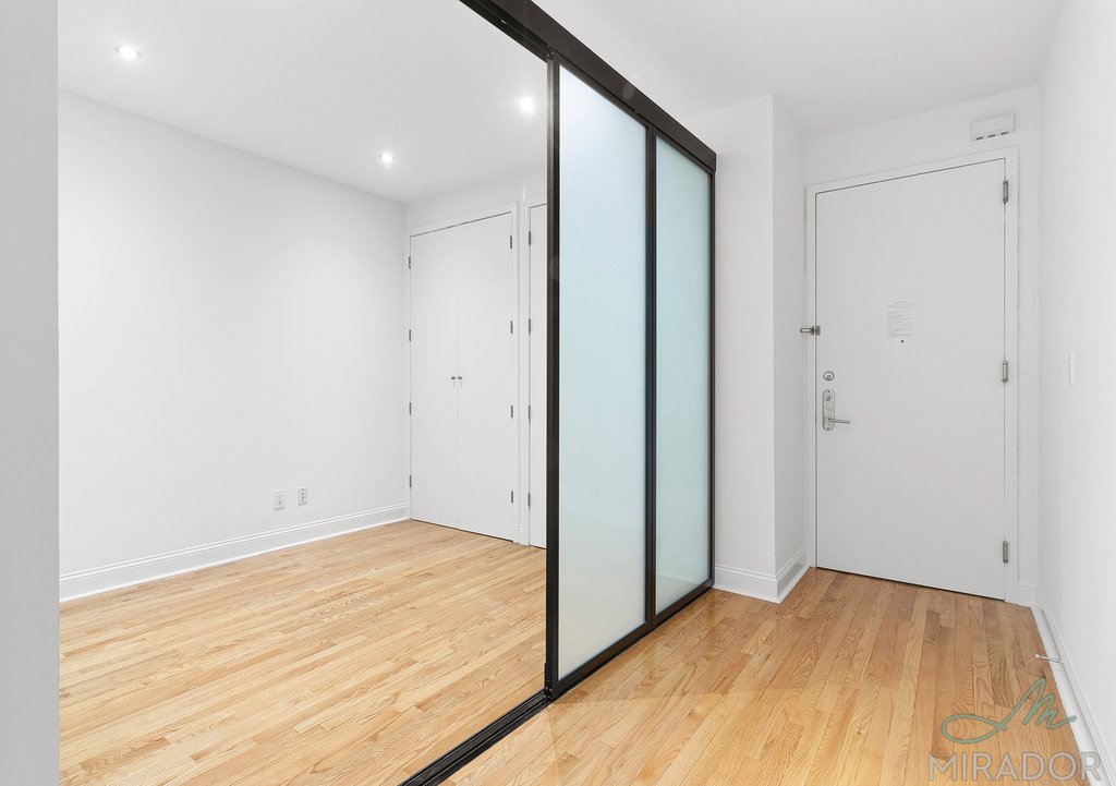 270 Park Avenue S 4C