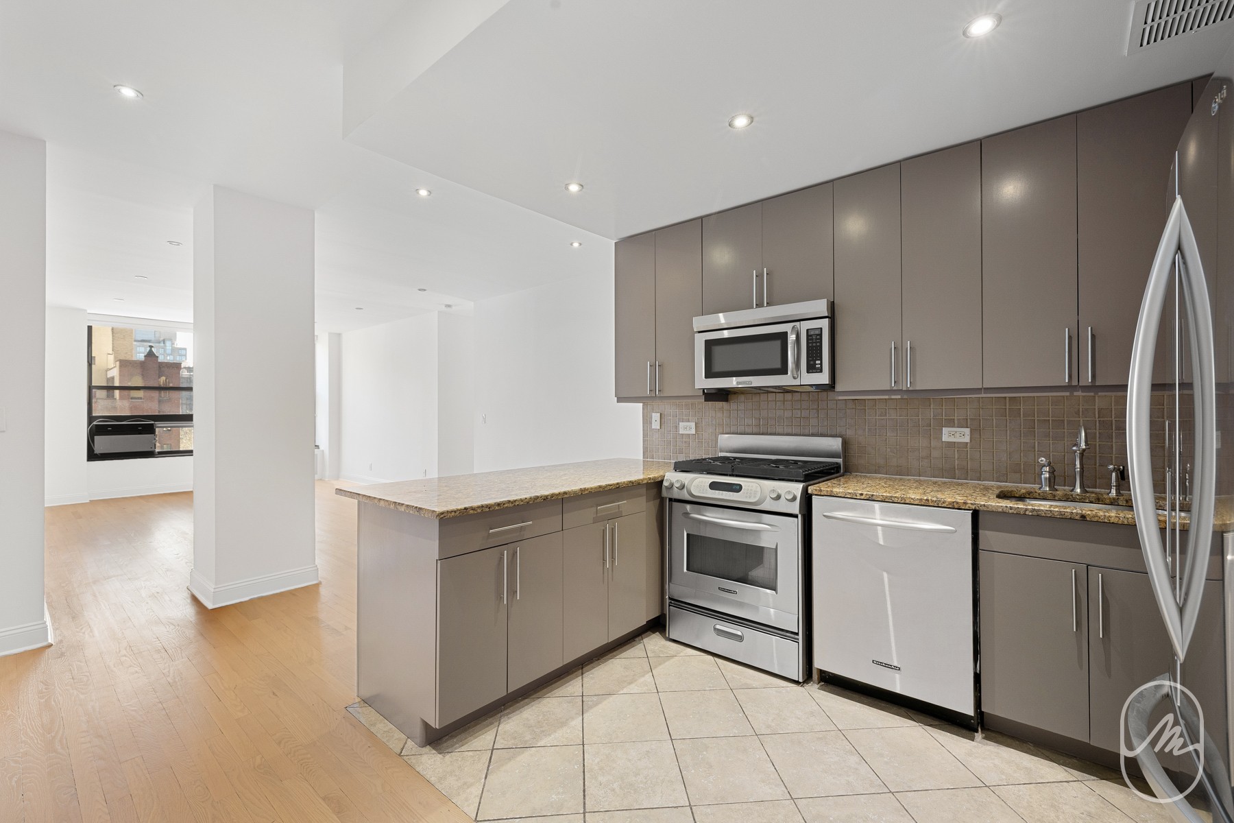270 Park Avenue S 11E