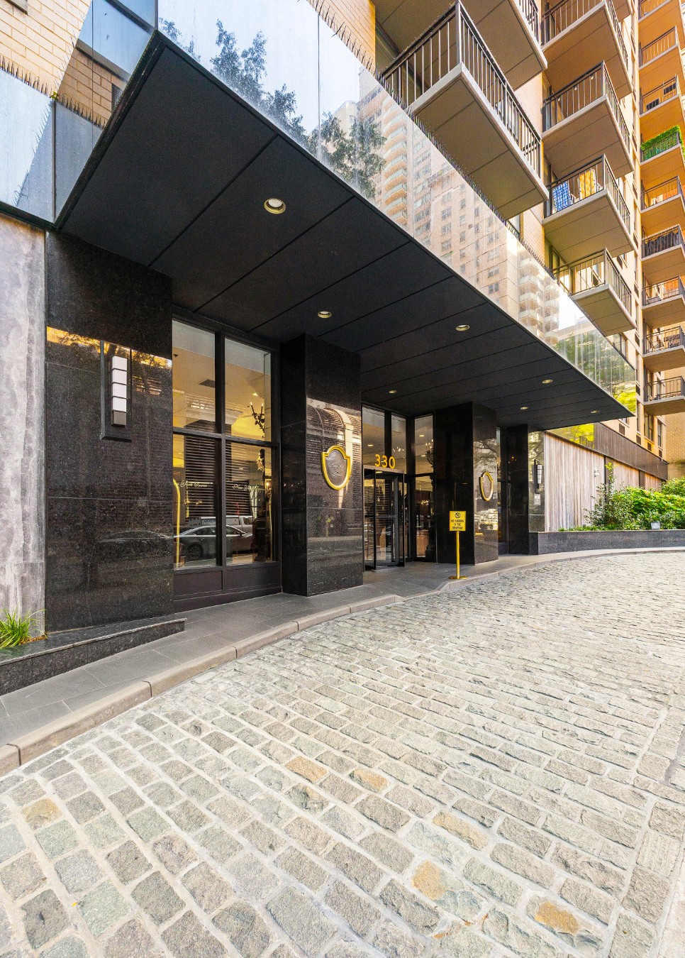 330 E 39th Street 25D