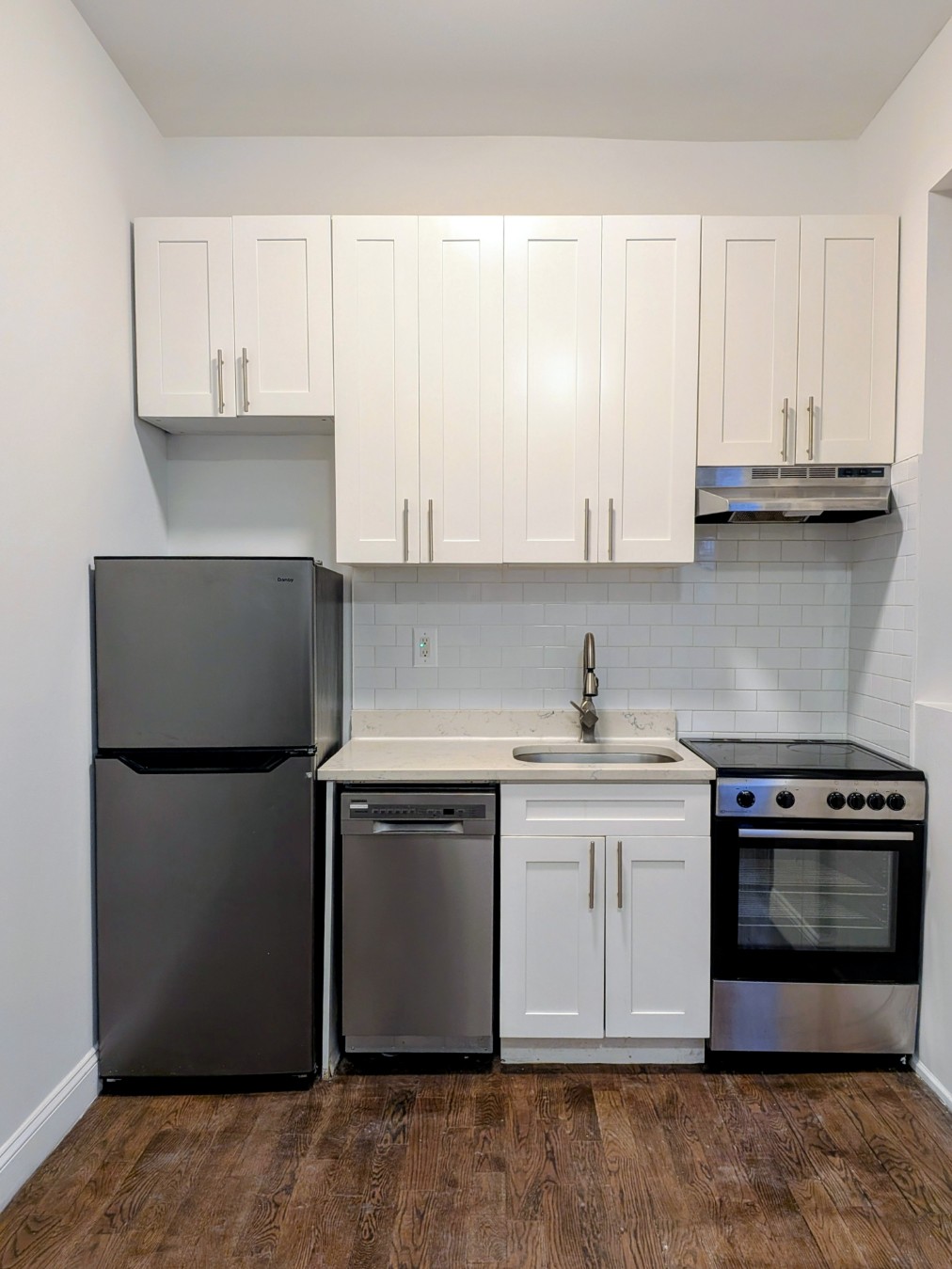 454 W 22nd Street 1r
