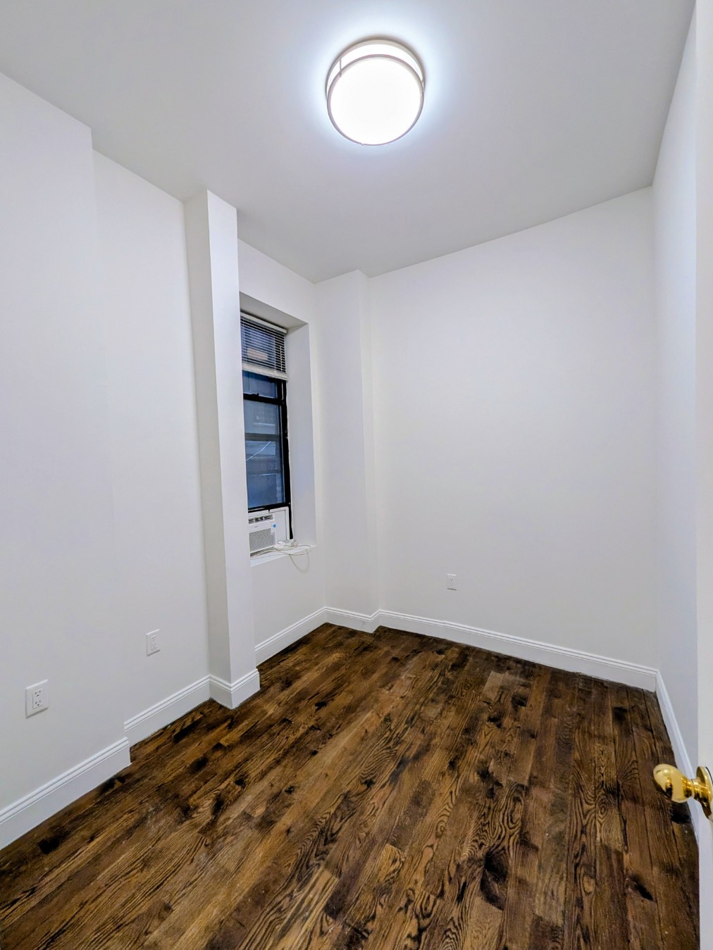 454 W 22nd Street 1r