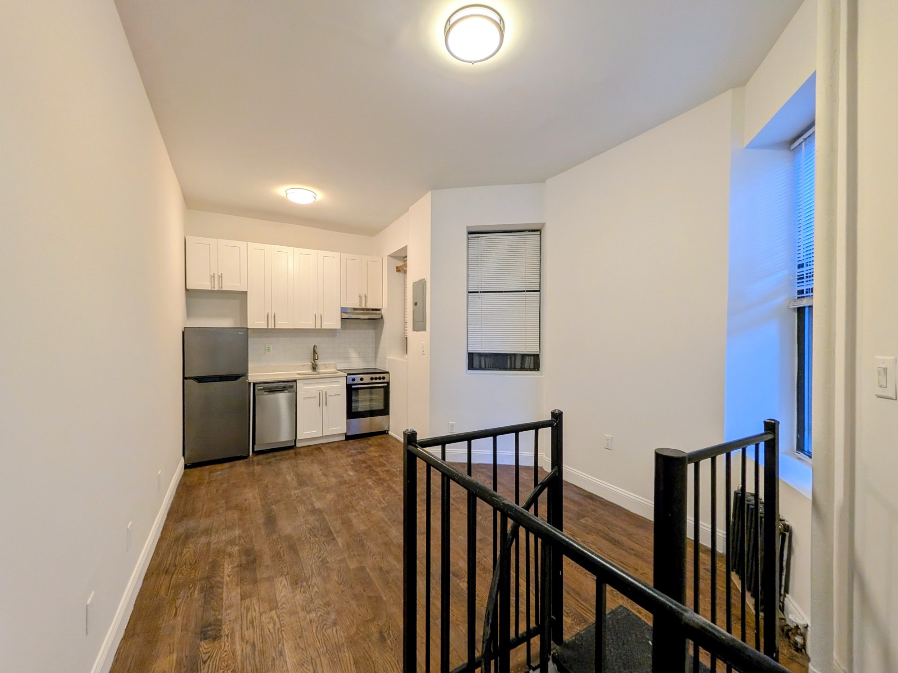 454 W 22nd Street 1r