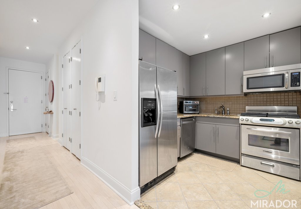 270 Park Avenue S 8B