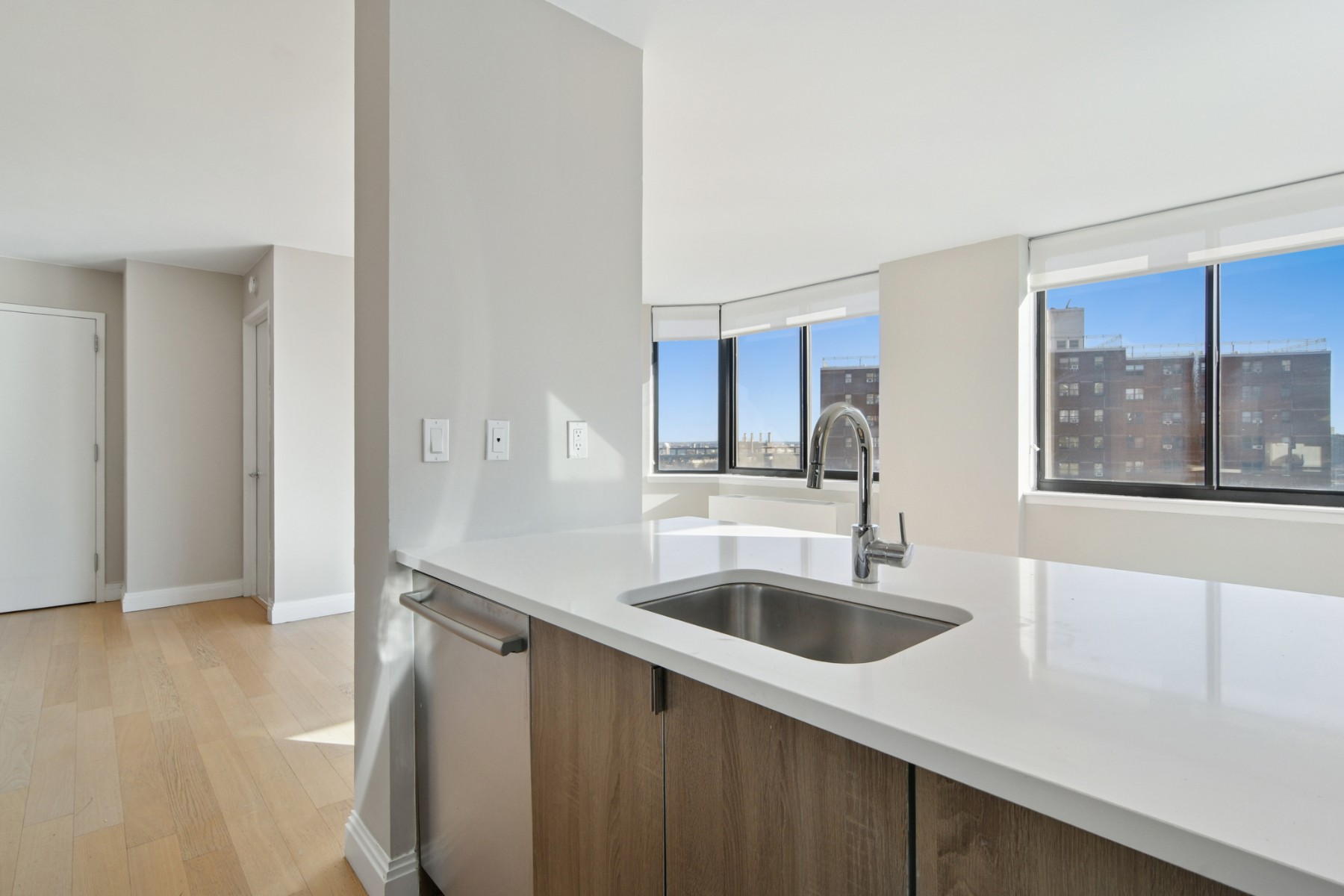 345 E 94th Street 25C