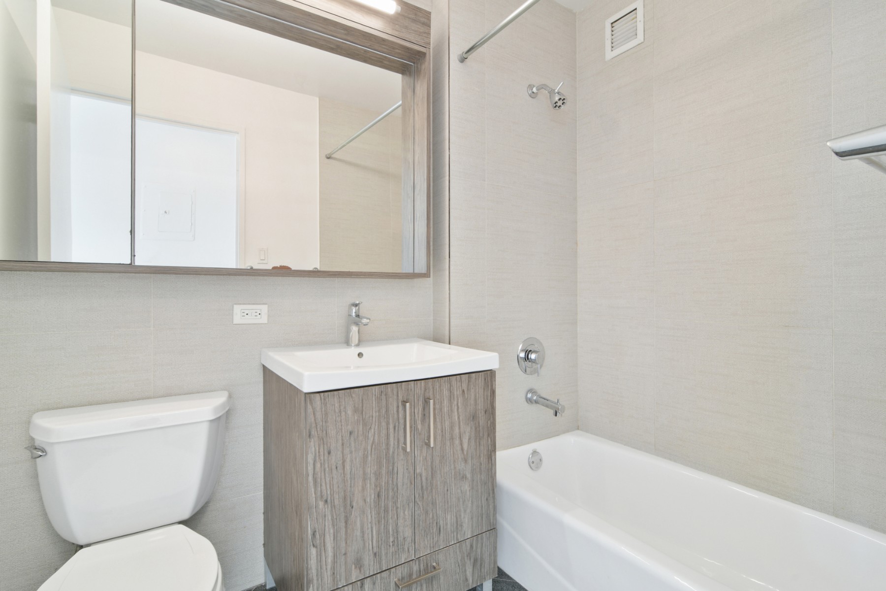 345 E 94th Street 25C