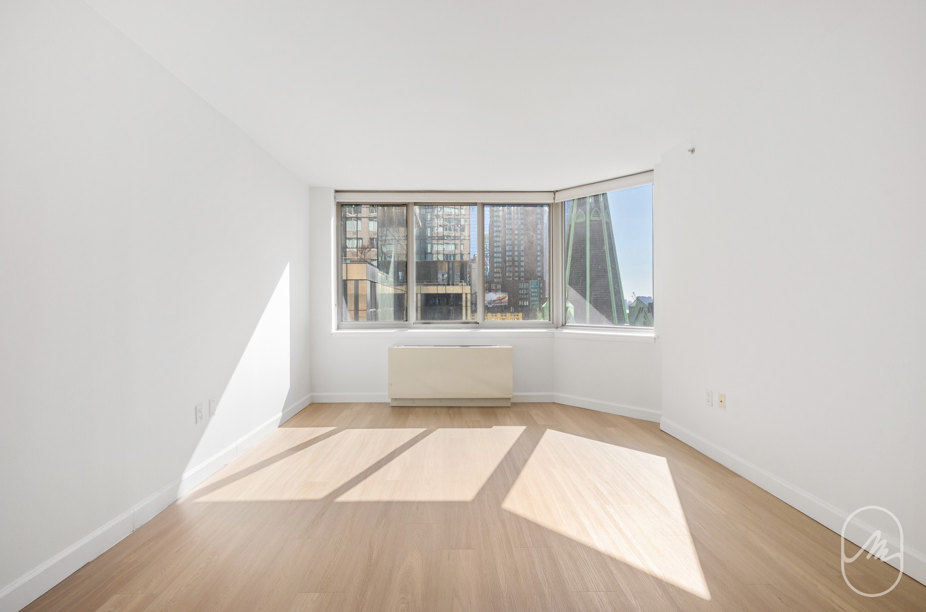 561 10th Avenue 14G
