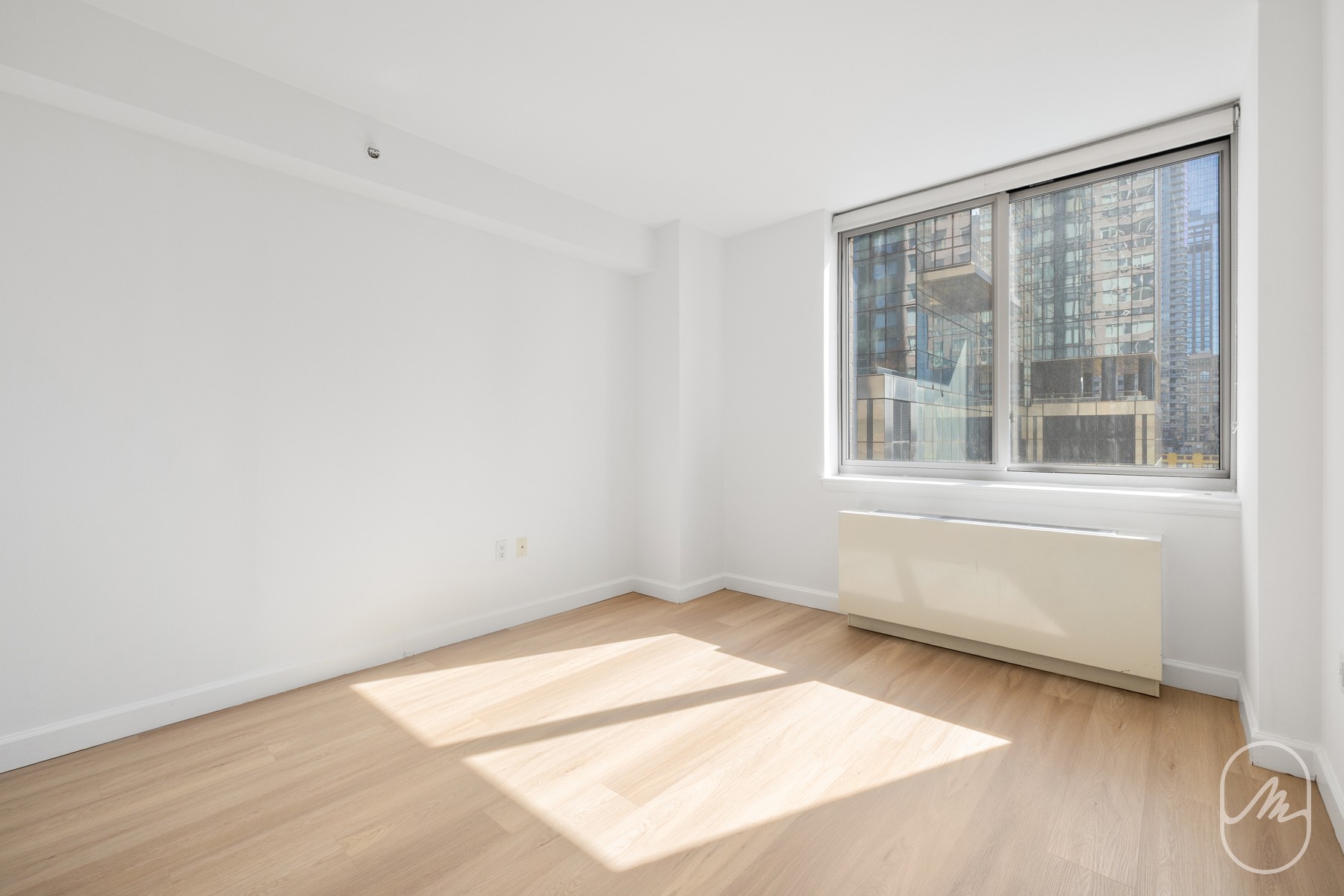 561 10th Avenue 14G