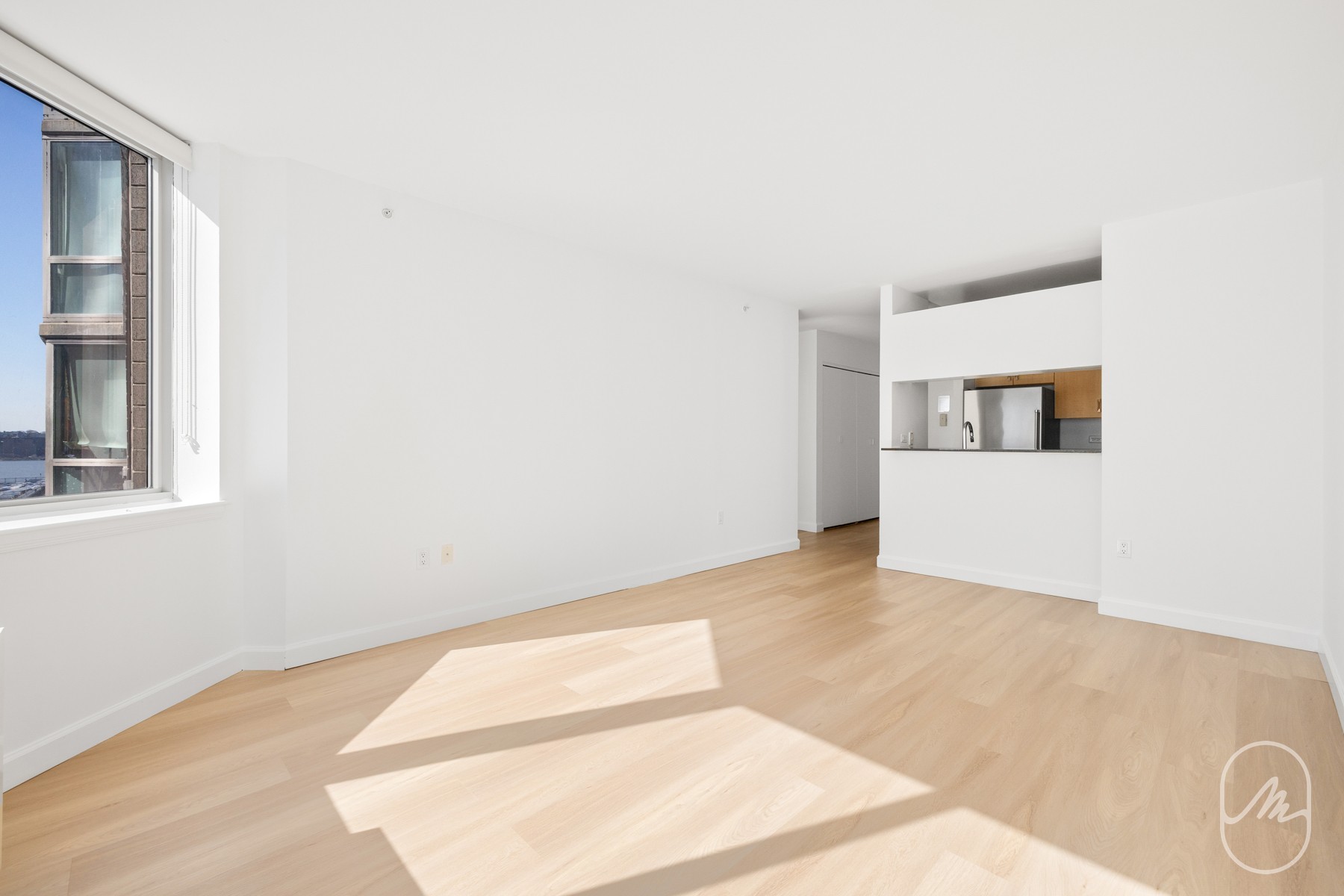 561 10th Avenue 14G