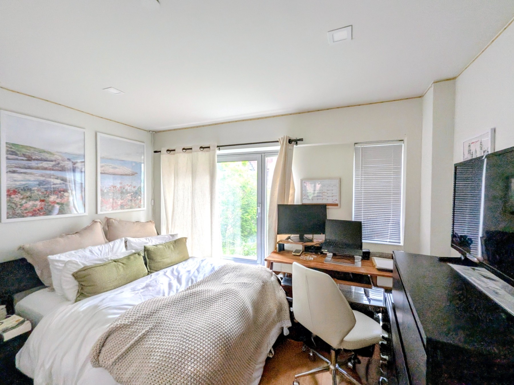636 E 11th Street 4e