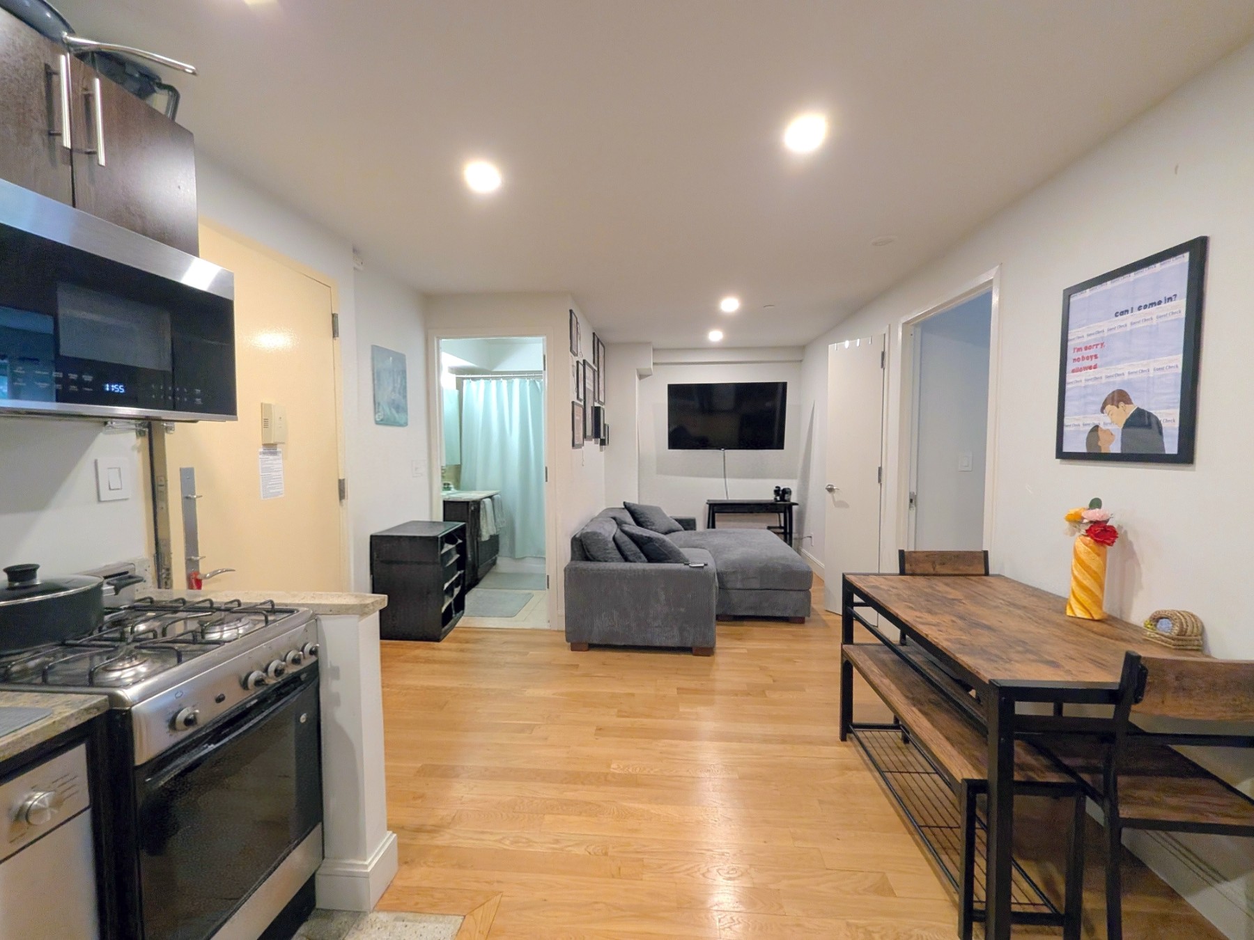 636 E 11th Street 4e