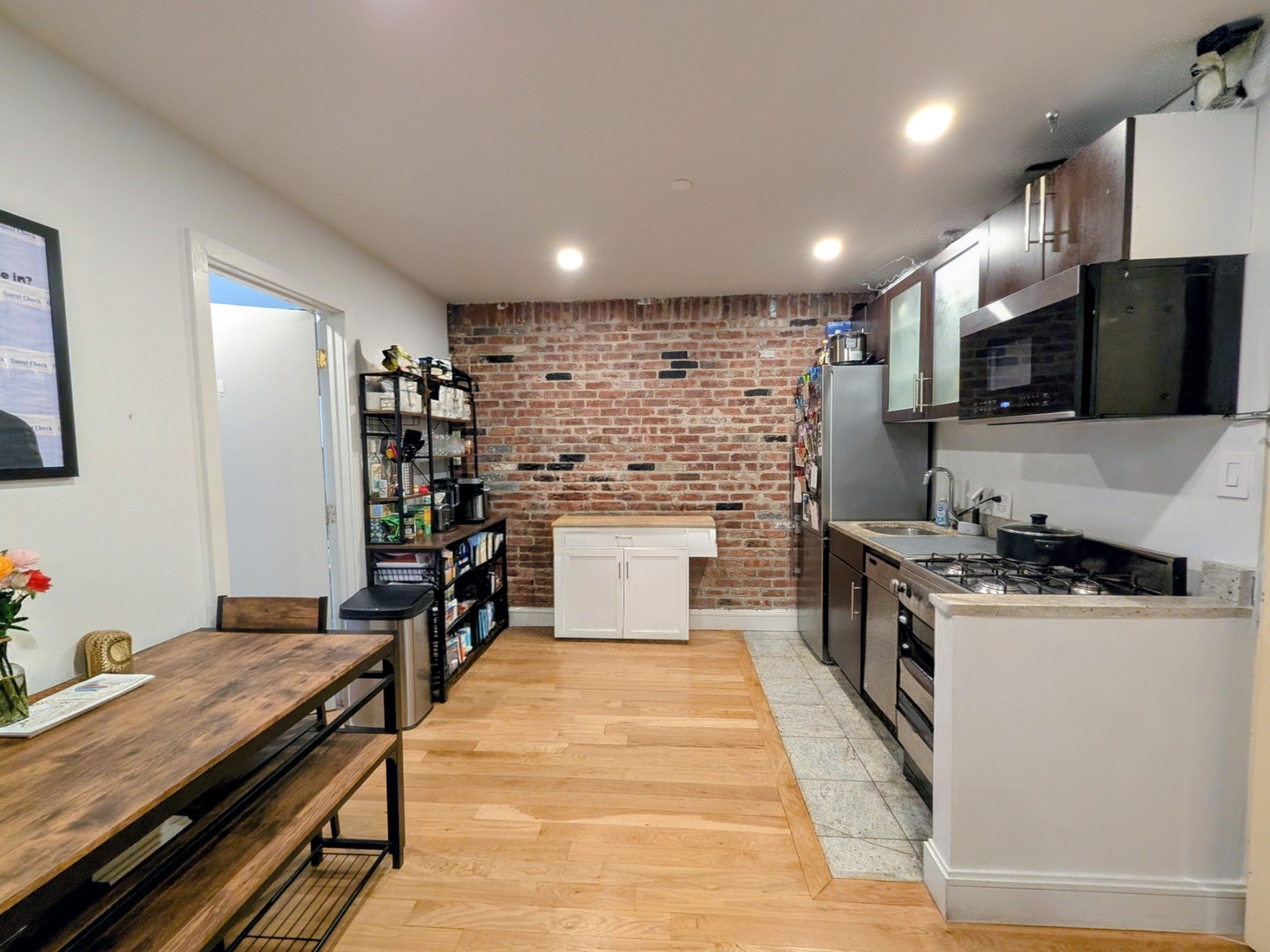 636 E 11th Street 4e
