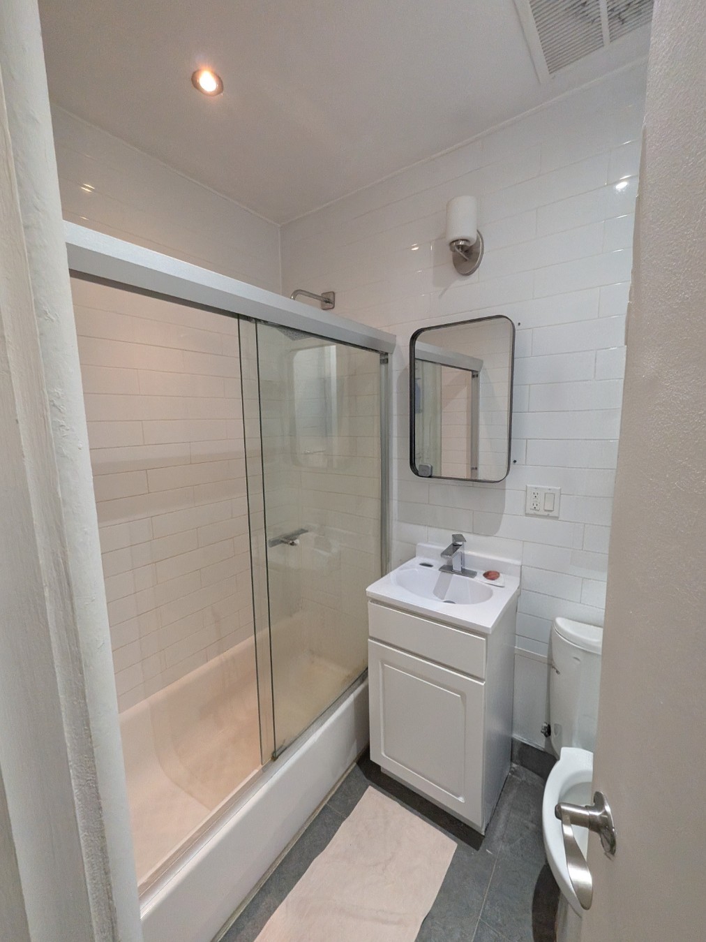 466 W 23rd Street 3r