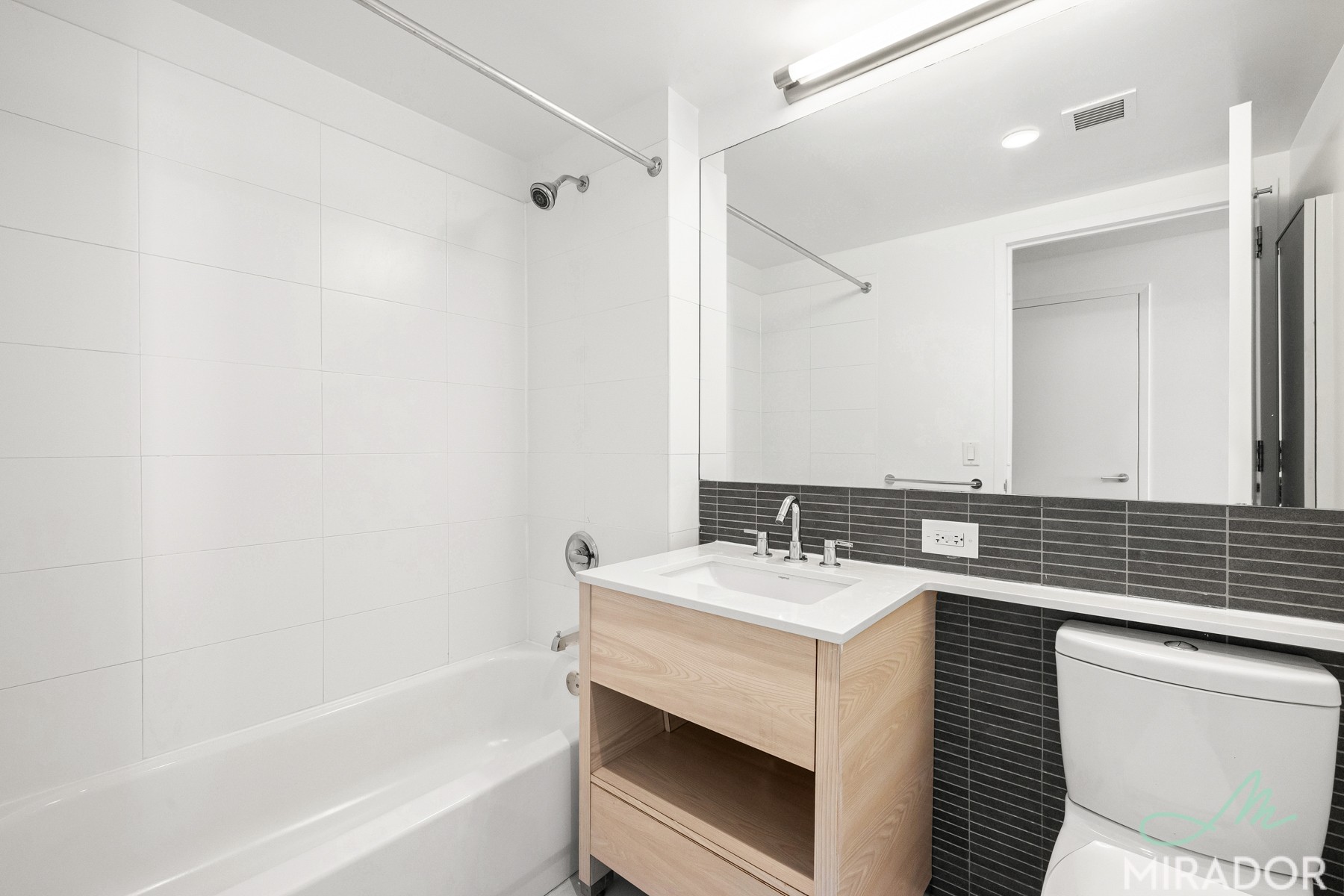 80 Dekalb Avenue 28Q