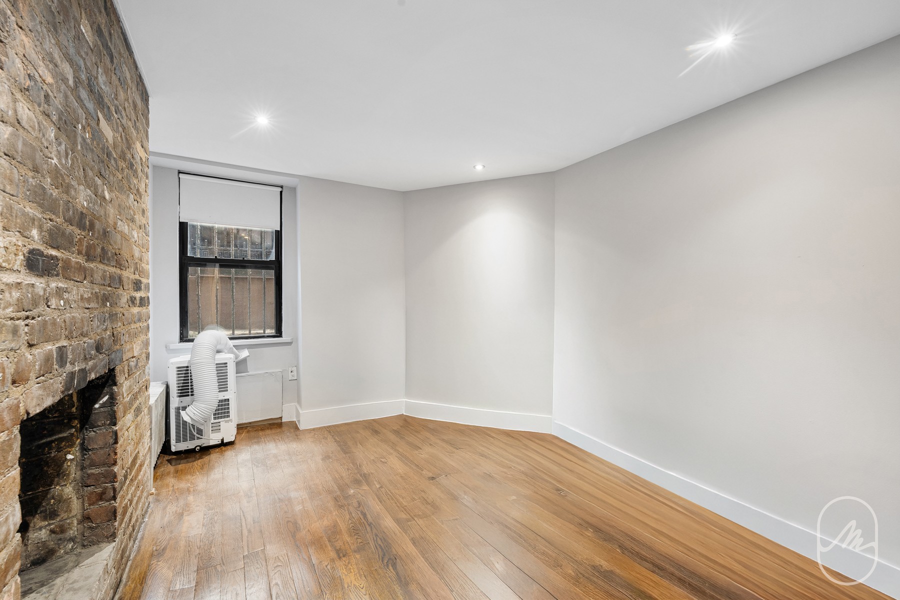 339 W 19th Street 1f